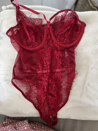 Body dos nu en dentelle romantique pour femme, avec soutien-gorge à armatures, combine séduction et confort