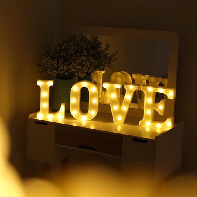 Décoration romantique et lumineuse "LOVE"