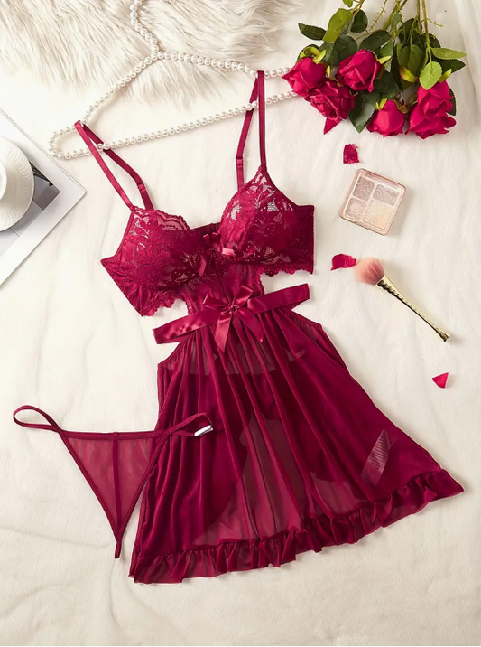 Ensemble lingerie sexy pour femme : robe en dentelle ajourée avec nœud papillon, bretelles spaghetti, ourlet à volants et string assorti, idéal pour des vêtements de nuit sensuels.