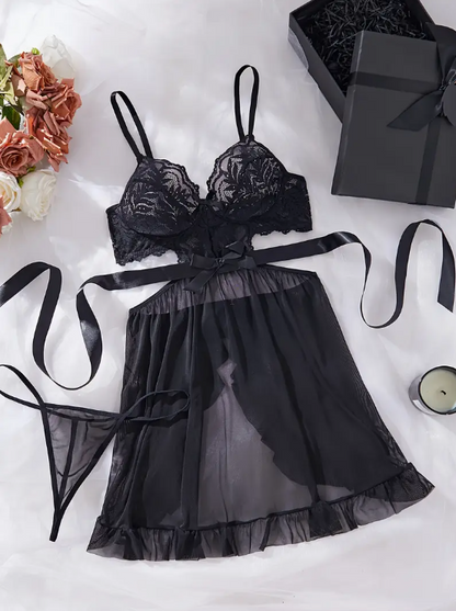 Ensemble lingerie sexy pour femme : robe en dentelle ajourée avec nœud papillon, bretelles spaghetti, ourlet à volants et string assorti, idéal pour des vêtements de nuit sensuels.