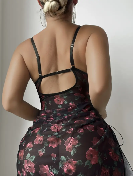 Robe Babydoll en maille légère à imprimé floral, doté d'une fermeture à glissière et d'une séduisante fente latérale pour une allure à la fois élégante et sensuelle