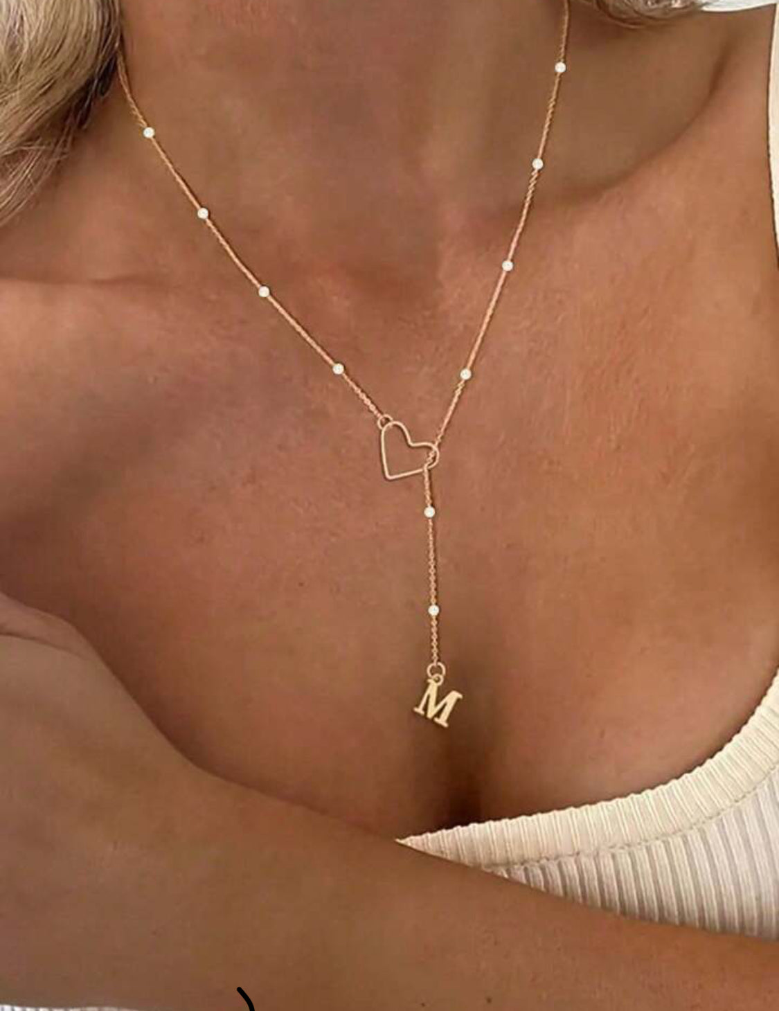 1 pièce Collier en acier inoxydable plaqué or 18 carats avec lettre et cœur, collier ras-du-cou simple avec 26 lettres de l'alphabet anglais et faux perles pour femmes